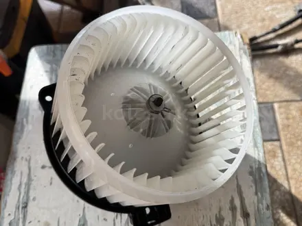 Моторчик печки на Toyota Land Cruiser 100 за 7 274 тг. в Алматы