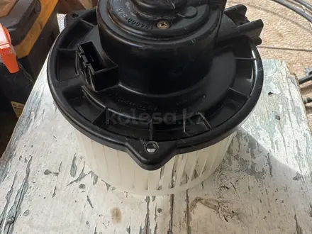 Моторчик печки на Toyota Land Cruiser 100 за 7 274 тг. в Алматы – фото 2