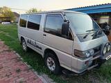 Mitsubishi Delica 1994 годаfor2 500 000 тг. в Усть-Каменогорск – фото 2