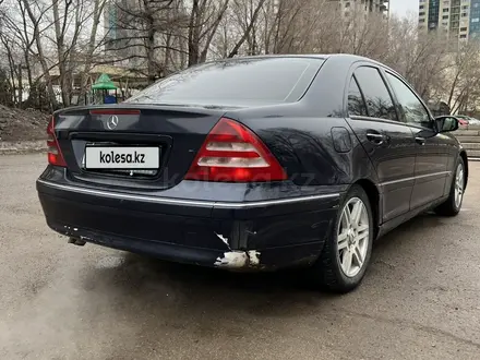 Mercedes-Benz C 320 2000 года за 2 600 000 тг. в Астана – фото 4