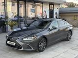 Lexus ES 300h 2022 года за 23 500 000 тг. в Шымкент