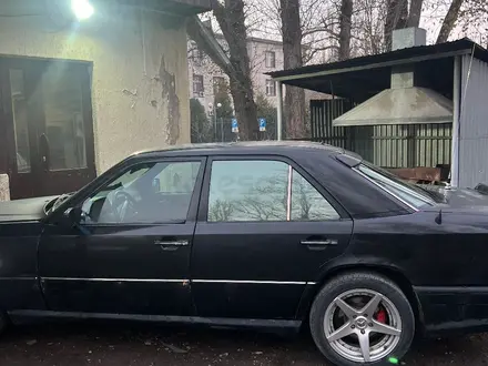 Mercedes-Benz E 320 1991 года за 2 000 000 тг. в Тараз – фото 4