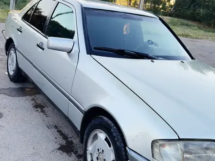 Mercedes-Benz C 180 1995 года за 1 500 000 тг. в Тараз – фото 3