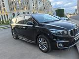 Kia Carnival 2017 года за 11 500 000 тг. в Астана – фото 3