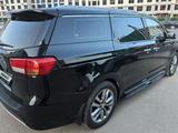 Kia Carnival 2017 года за 11 500 000 тг. в Астана – фото 5