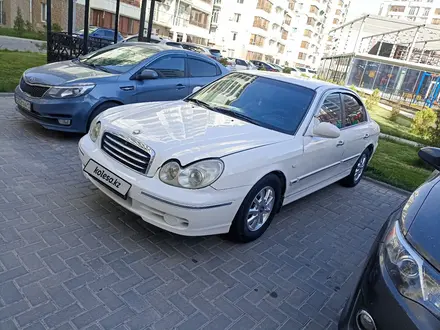 Hyundai Sonata 2003 года за 2 000 000 тг. в Шымкент – фото 2