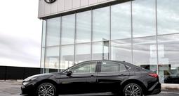 Toyota Camry Luxe eCVT 2026 года за 24 190 000 тг. в Шымкент – фото 3