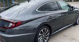 Hyundai Sonata 2021 года за 12 500 000 тг. в Павлодар – фото 2