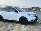 Mitsubishi Outlander 2022 года за 14 500 000 тг. в Атырау – фото 3