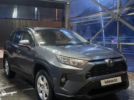 Toyota RAV4 2019 года за 13 300 000 тг. в Алматы – фото 8