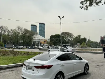 Hyundai Elantra 2018 года за 9 800 000 тг. в Алматы – фото 7