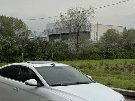 Hyundai Elantra 2018 года за 9 800 000 тг. в Алматы – фото 8