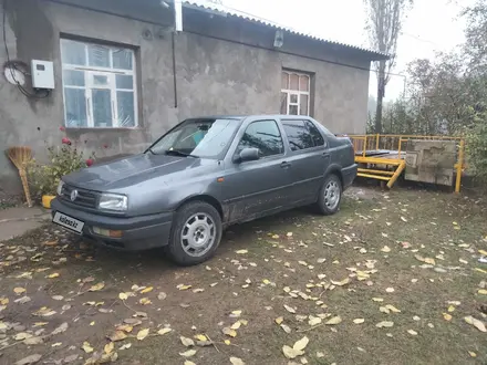 Volkswagen Vento 1992 года за 850 000 тг. в Шымкент – фото 3