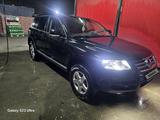 Volkswagen Touareg 2004 года за 5 200 000 тг. в Алматы – фото 2
