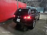 Volkswagen Touareg 2004 года за 5 200 000 тг. в Алматы – фото 4