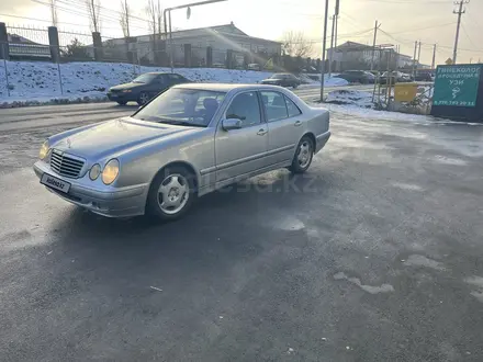 Mercedes-Benz E 320 2001 года за 7 100 000 тг. в Алматы – фото 3