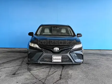 Toyota Camry 2020 года за 7 394 250 тг. в Шымкент – фото 2