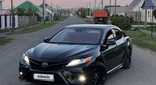 Toyota Camry, 2018
