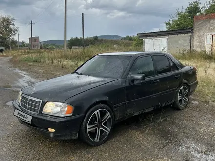 Mercedes-Benz C 180 1995 года за 1 400 000 тг. в Макинск