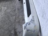 Задний бампер на Land Cruzer 100 кузов VX б. У оригиналтный! за 50 000 тг. в Алматы – фото 2