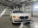 BMW 750 2010 годаүшін9 100 000 тг. в Алматы – фото 2