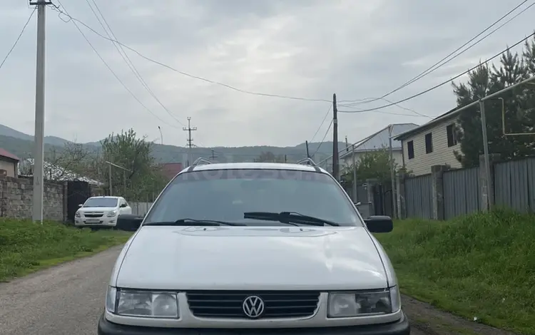 Volkswagen Passat 1994 года за 1 450 000 тг. в Есик