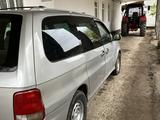 Kia Carnival 2002 года за 1 800 000 тг. в Шымкент – фото 5