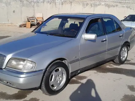 Mercedes-Benz C 220 1993 года за 1 500 000 тг. в Шымкент – фото 2