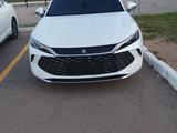 BYD Qin L DM-i 2025 года за 10 450 000 тг. в Астана – фото 3