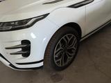 Land Rover Range Rover Evoque 2024 года за 18 540 000 тг. в Алматы – фото 2