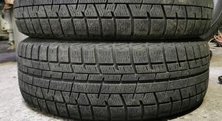 Резина 2-шт 215/60 r16 Yokohama из Японии за 38 000 тг. в Алматы