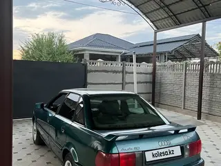 Audi 80