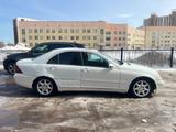 Mercedes-Benz C 240 2001 годаүшін2 550 000 тг. в Астана – фото 3