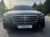 Mercedes-Benz S 580 2022 года за 91 919 128 тг. в Шымкент – фото 2