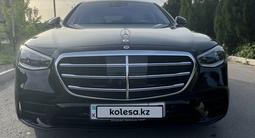 Mercedes-Benz S 580 2022 годаүшін90 167 313 тг. в Шымкент – фото 2
