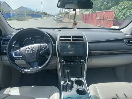 Toyota Camry 2016 года за 5 200 000 тг. в Атырау – фото 17