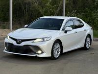 Toyota Camry 2019 года за 14 800 000 тг. в Усть-Каменогорск