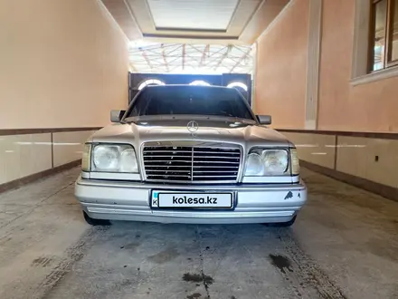 Mercedes-Benz E 200 1994 года за 3 000 000 тг. в Туркестан