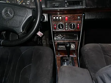Mercedes-Benz E 280 1995 года за 1 200 000 тг. в Алматы – фото 4