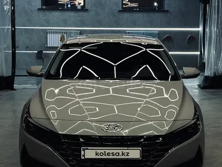 Hyundai Elantra 2023 года за 11 000 000 тг. в Атырау