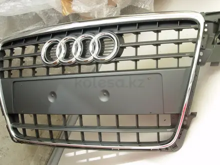 Решетка радиатора. Audi A 4 (07-15). за 40 000 тг. в Алматы