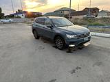 Volkswagen Tiguan 2019 года за 8 300 000 тг. в Атырау – фото 2