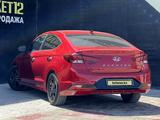 Hyundai Elantra 2018 годаfor8 200 000 тг. в Актау – фото 3