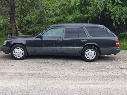 Mercedes-Benz E 200 1993 года за 2 650 000 тг. в Алматы – фото 7