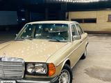 Mercedes-Benz E 200 1981 года за 2 300 000 тг. в Алматы – фото 4