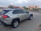 Toyota RAV4 2021 года за 12 000 000 тг. в Актау – фото 2