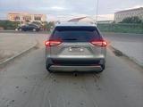 Toyota RAV4 2021 года за 12 000 000 тг. в Актау – фото 3
