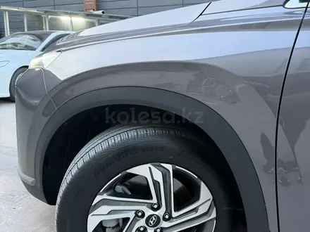Hyundai Santa Fe 2021 года за 15 500 000 тг. в Шымкент – фото 9