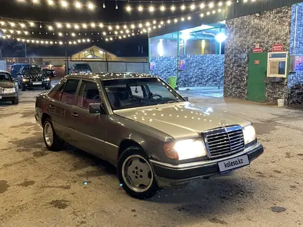 Mercedes-Benz E 300 1989 года за 1 400 000 тг. в Алматы