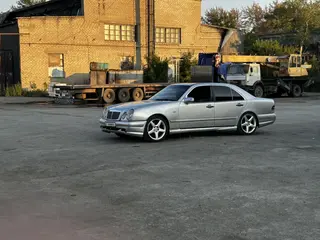 Mercedes-Benz E 55 AMG